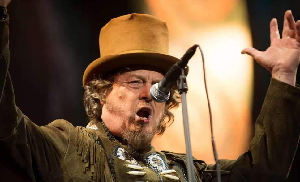 MÚSICO LEGENDARIO. El sello de Zucchero Fornaciari es usar un sombrero distinto en cada show. denisullanaphotographer.it