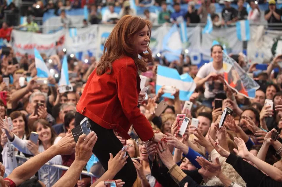  CRISTINA EN EL ACTO. 