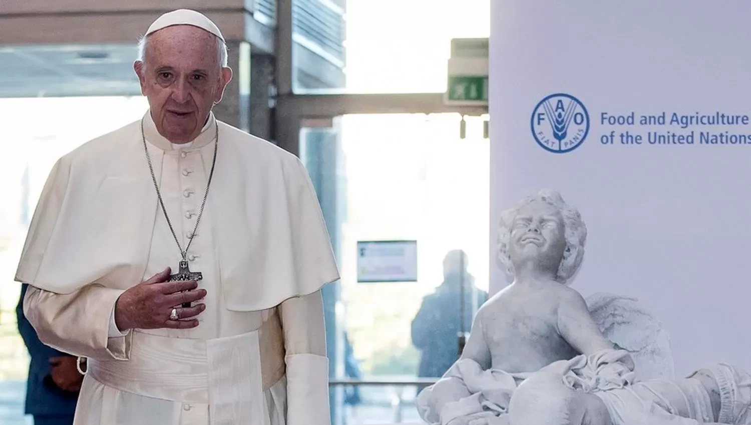 PAPA FRANCISCO. El sumo pontífice visitó la sede de la FAO. FOTO TOMADA DE CLARIN.COM