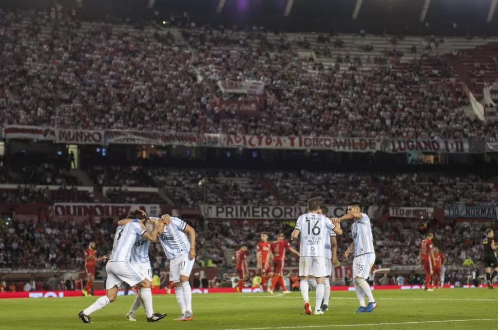 A FUTURO... Leito, que festejó la gran tarea de Altético ayer ante River, sueña que el plantel superior se nutra de chicos de la cantera, en un tiempo no muy lejano. foto de Matias Napoli Escalero (especial para la gaceta)