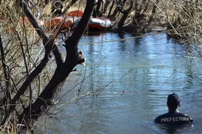 Buzos de Prefectura que buscaban a Santiago Maldonado encontraron un cuerpo en el río Chubut