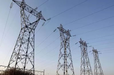 Pesificarán parte del costo de electricidad