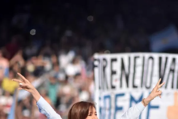 Cristina llamó a la unidad del PJ para “frenar” a Macri