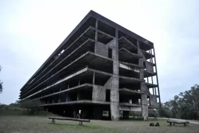 Un arquitecto español propone la recuperación de la enorme estructura de hormigón de San Javier