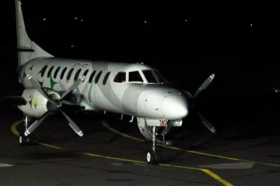 Caso Maldonado: aterrizó en Buenos Aires el avión que trae el cuerpo hallado en el río Chubut i