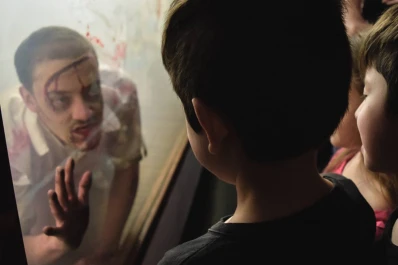 Terror en el centro tucumano: las mejores fotos de los zombies que invadieron el Virla