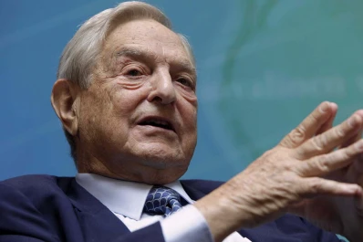 El magnate George Soros donó la mayor parte de su fortuna y cayó en la lista de los más ricos de Forbes