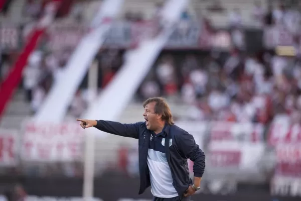 Los segundos tiempos para el “Decano” resultan extraños: muchos goles a favor y en contra