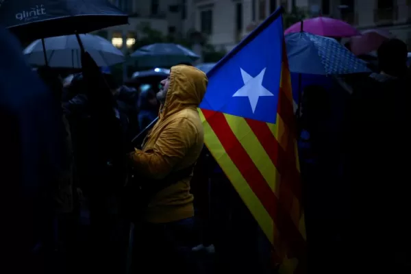 El gobierno de Rajoy suspende la autonomía de Cataluña