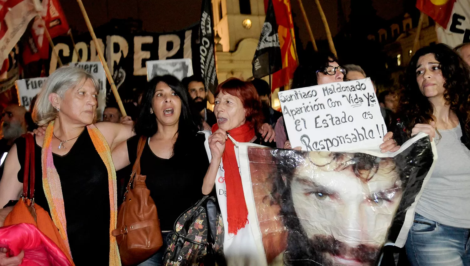 Organizaciones políticas se concentraron en Plaza de Mayo para pedir el esclarecimiento del caso Maldonado. DYN