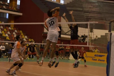 Otra derrota de Monteros Voley