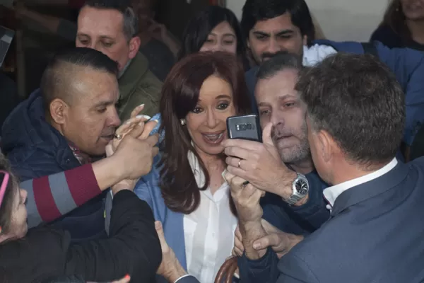 Cristina se recluye en su bunker a la espera de sus cómputos paralelos