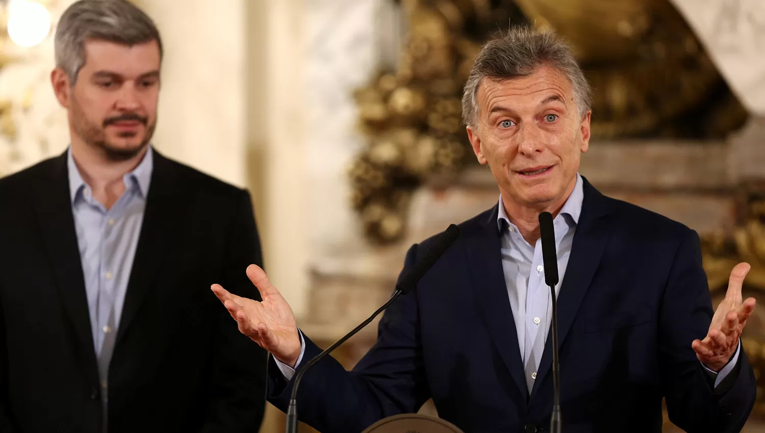 Mauricio Macri, acompañado por Marcos Peña. FOTO DE REUTERS. 