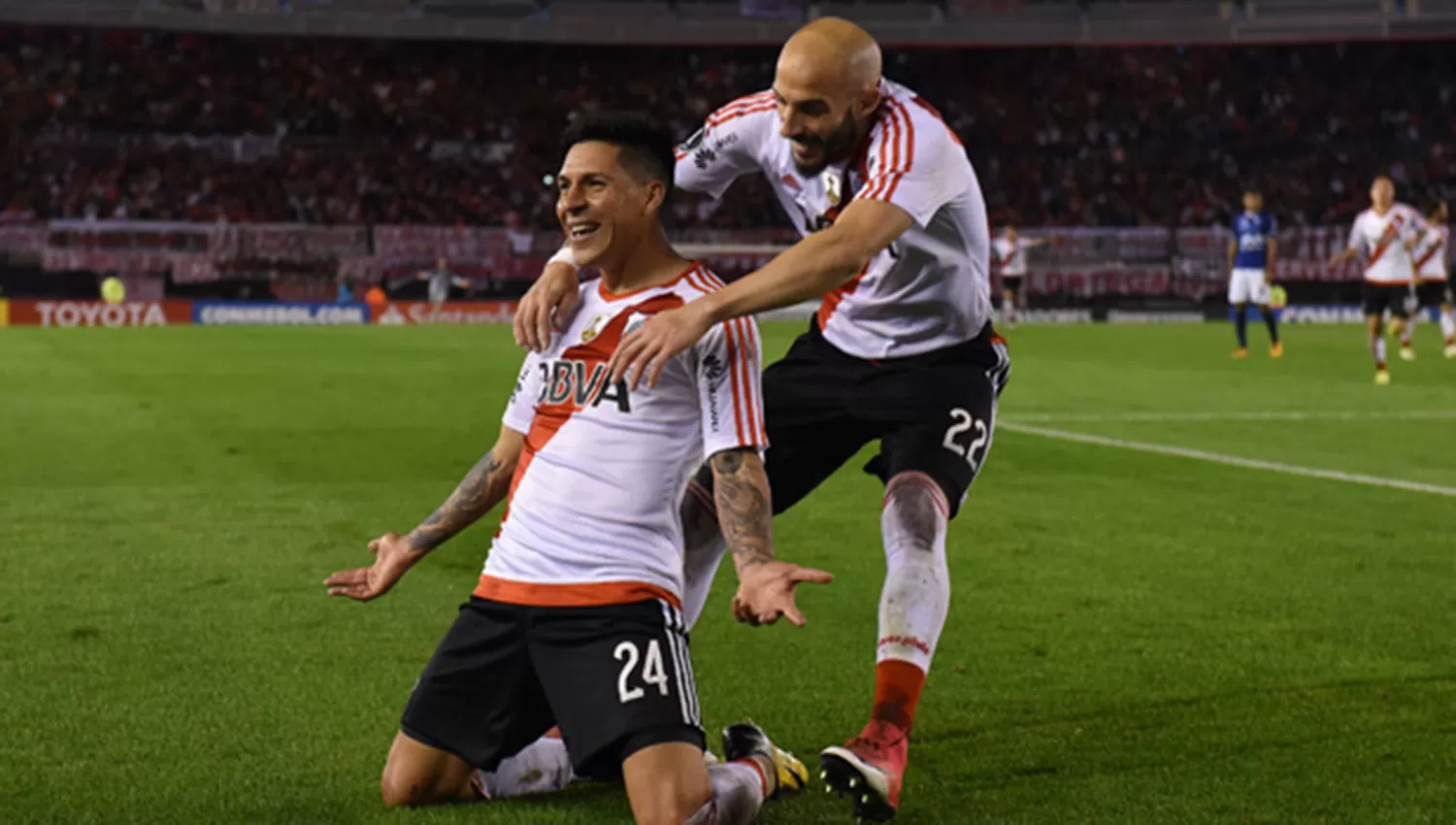 De los refuerzos que sumó River, Enzo Pérez rinde en gran nivel. Javier Pinola intenta afirmarse en la defensa.
FOTO TOMADA DE PRENSA RIVER PLATE