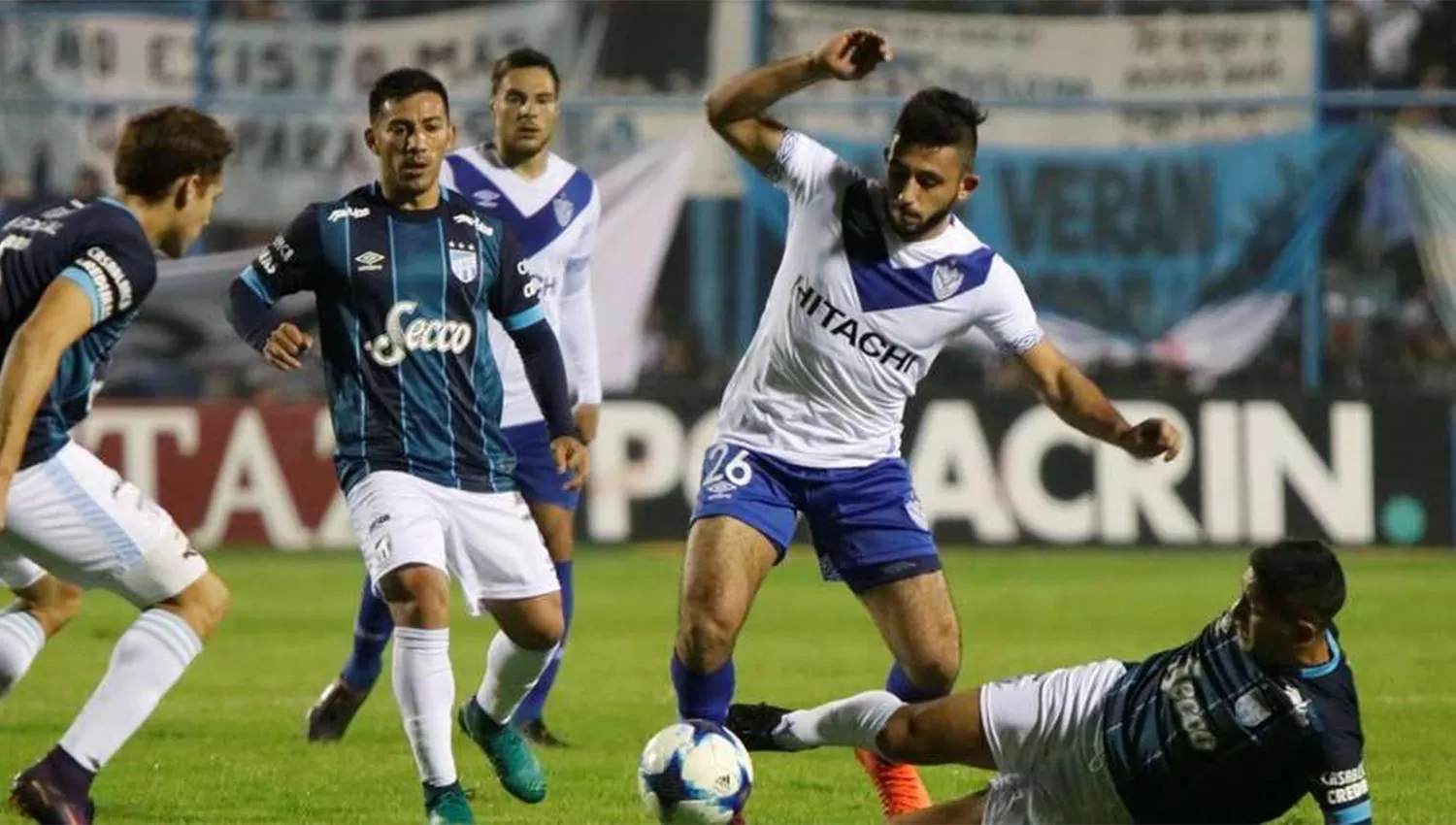 Atlético Tucumán y Vélez Sarsfield. FOTO TOMADA DE CLARIN.