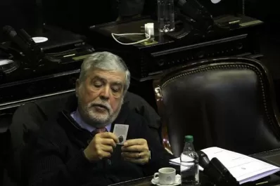 Acorralado por la Justicia, De Vido pidió licencia como diputado nacional