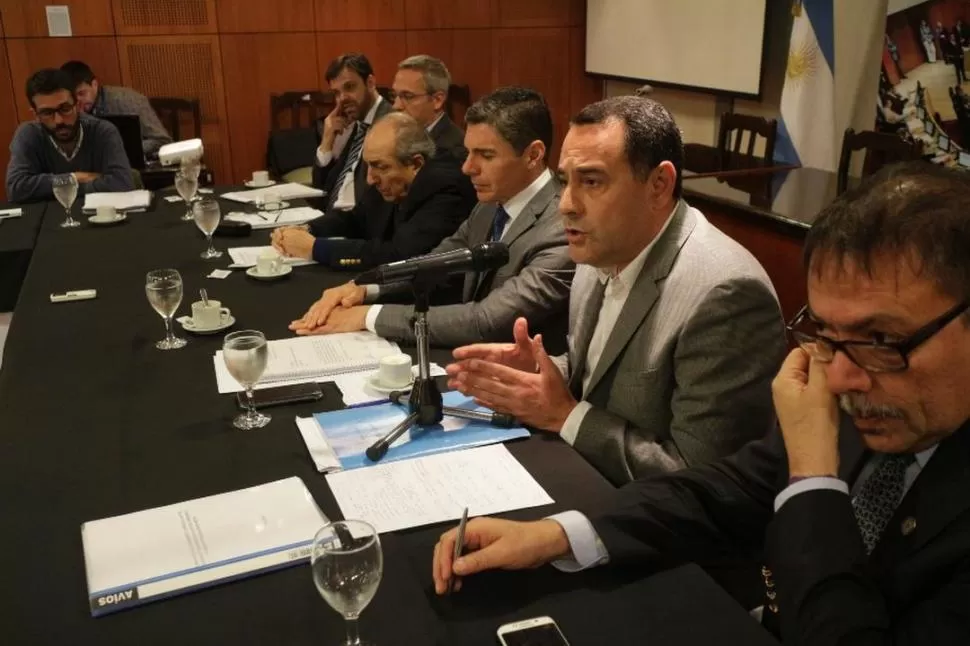 EN LA LEGISLATURA. Amado, durante una reunión de la comisión de Seguridad que se realizó en mayo. prensa legislatura (archivo)