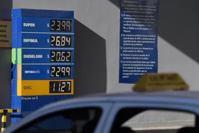 Subió la nafta y se estudia reajustar tarifas de luz y de gas