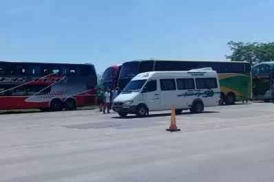 Los hinchas de Atlético cortaron la ruta para poder llegar a Santa Fe