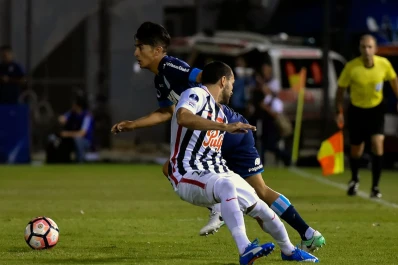 Racing la pasó mal en Paraguay y perdió con Libertad