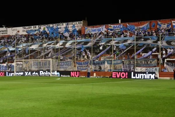 Video: los hinchas Decanos se hacen escuchar ante Vélez