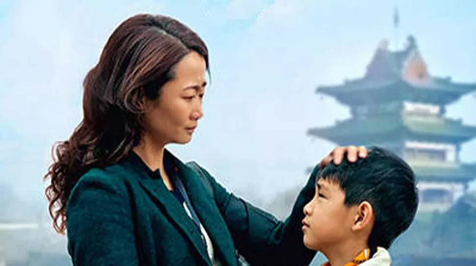 MÁS ALLÁ DE LA MONTAÑA