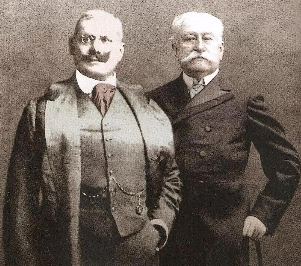 VICENTE QUESADA. El visitante de Tucumán en 1852 posa, en la ancianidad, junto a su hijo Ernesto. 