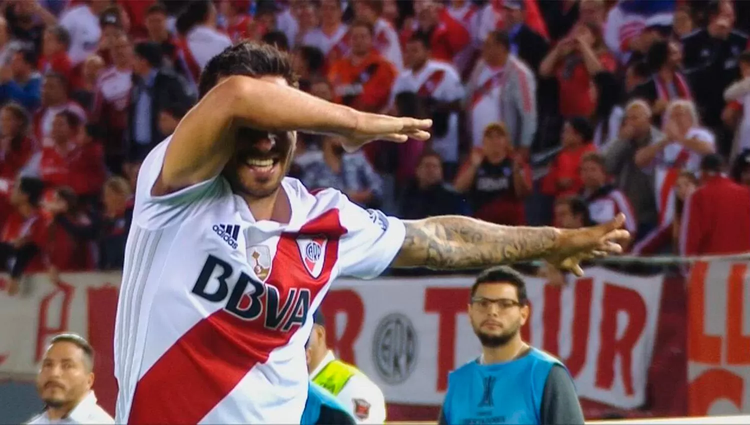 FESTEJO. Scocco hizo el dab dance. (FOTO TOMADA DE TWITTER)