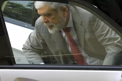 El video que muestra el momento en el que De Vido se entregaba en Tribunales