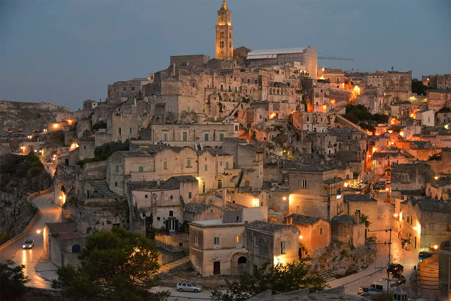 MATERA. La ciudad italiana encanta con su estilo cavernoso y sus muros tallados en roca. 