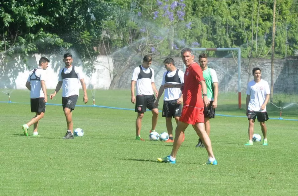 SCOUTING. Cagna tomó nota de los puntos fuertes y débiles de Morón y sobre eso basará su estrategia para el sábado. la gaceta / foto de antonio ferroni 