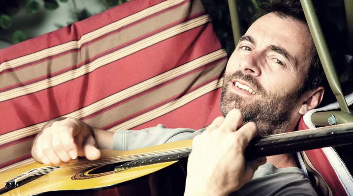 Kevin Johansen hace un show sin discriminación de géneros músicales