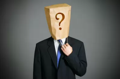 Una guerra contra el anonimato y la mentira