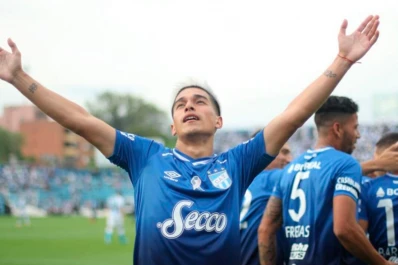 Atlético fue una ráfaga ante Racing y recuperó la sonrisa en el Monumental