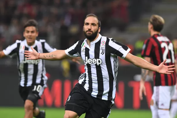 Histórico: Higuaín marcó un doblete y llegó a los 101 goles en la Seria A