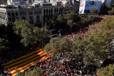 Una multitud marchó en Barcelona para pedir la unidad de España