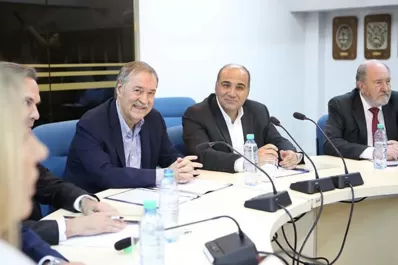 Macri presentará sus medidas ante opositores, gremialistas y empresarios para dar previsibilidad