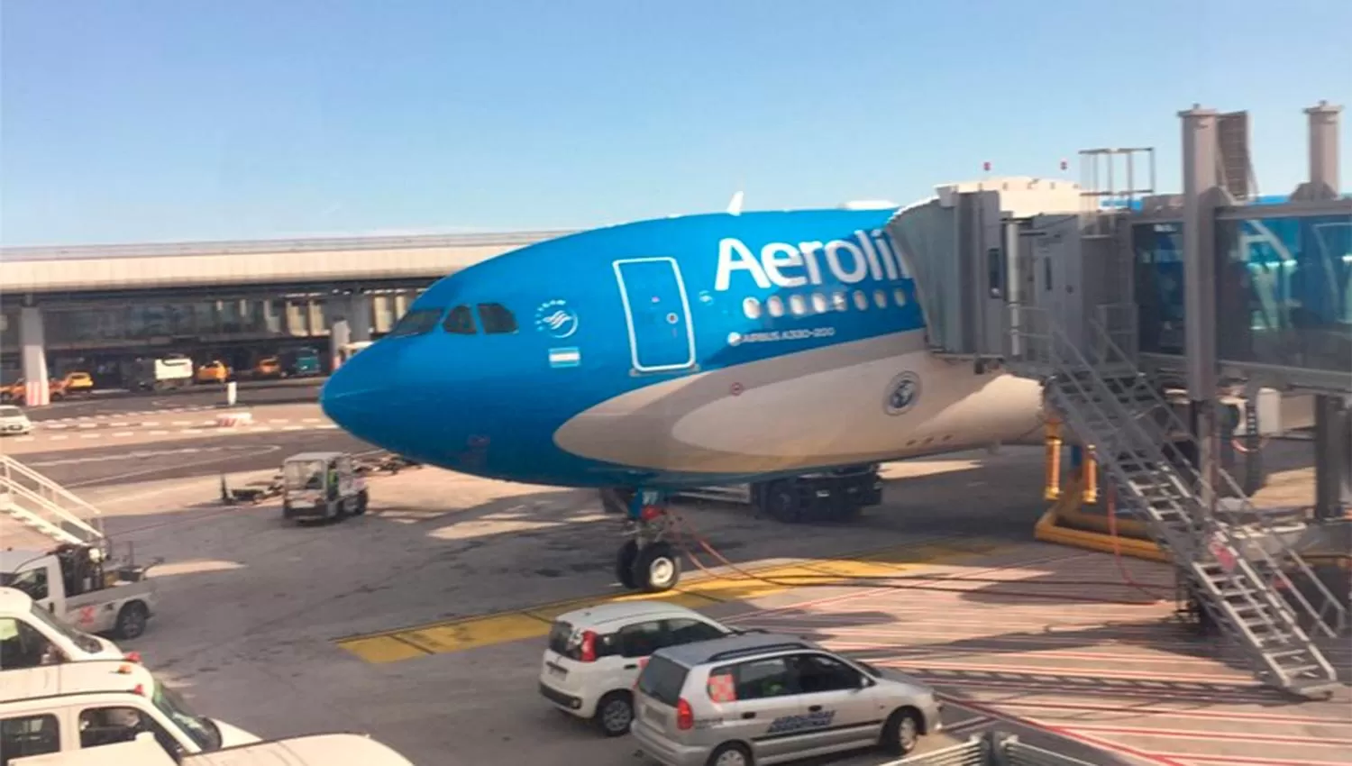 Paro de aeronáuticos: qué hacer si tenés un pasaje de Aerolíneas o Austral para mañana