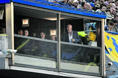 Con Sampaoli en un palco, “Pipa” mostró su mejor cara