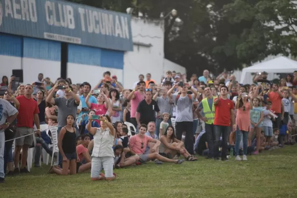 El cielo de Yerba Buena se llenó de miradas