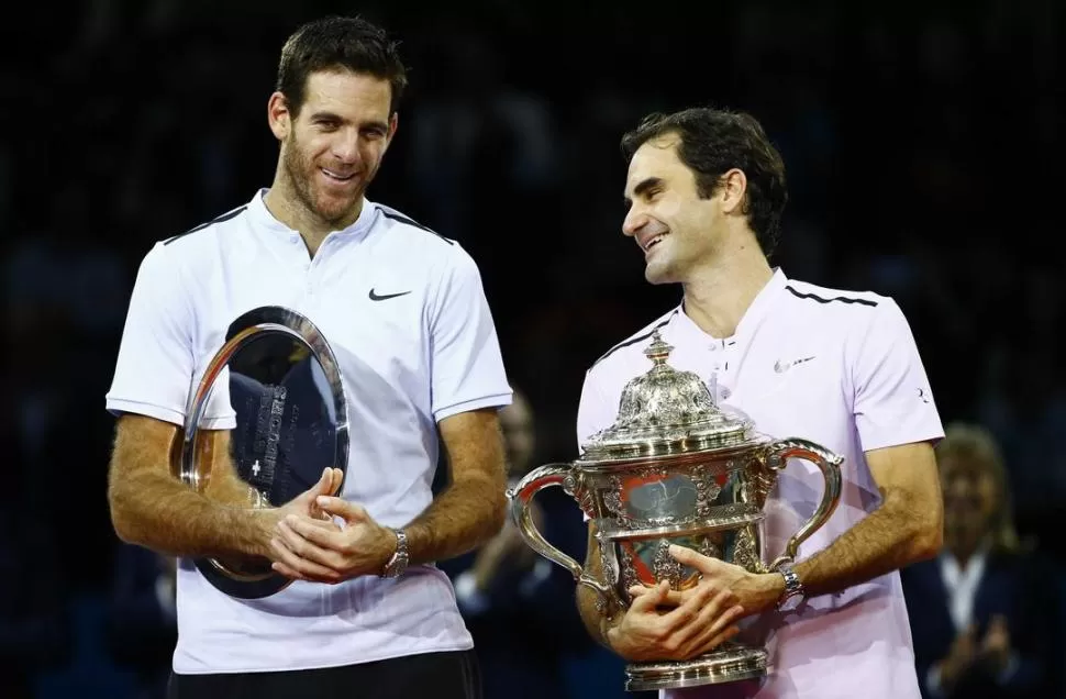 CONFIANZA. “Ojalá pueda llegar a tu edad como vos. Estás en una forma excelente”, elogió Del Potro a Federer, de 36 años. reuters 