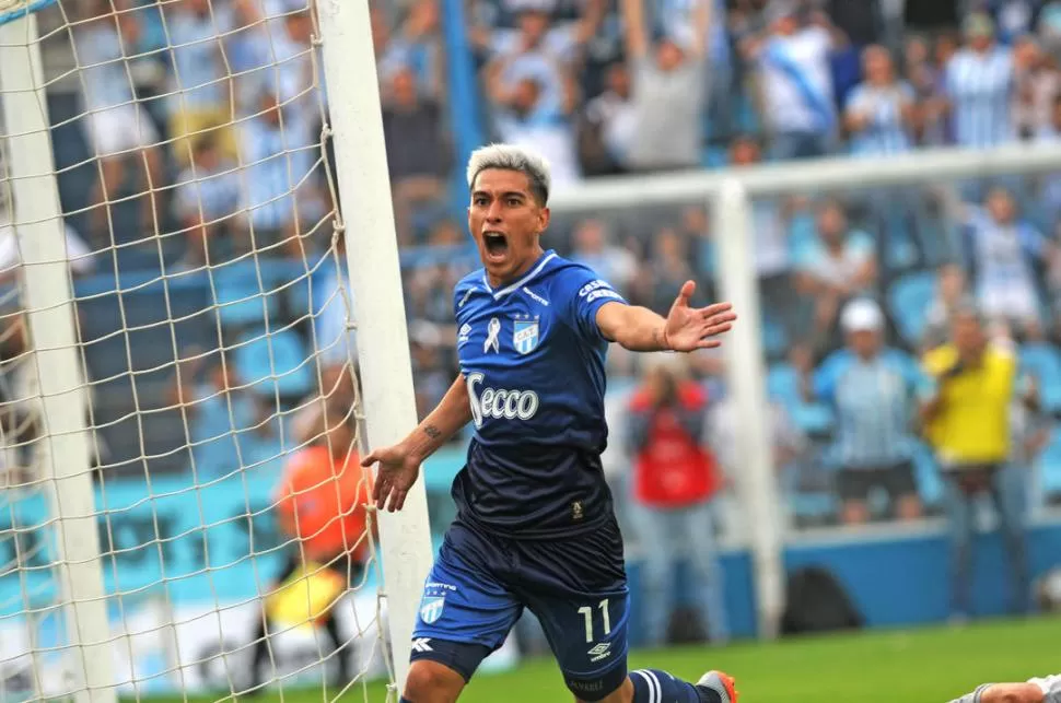 ENCIMA TIENE GOL. El cordobés no aporta sólo tacos, gambetas y caños. También sabe definir en el área rival: lleva dos gritos seguidos, contra Vélez y Racing. la gaceta / foto de franco vera