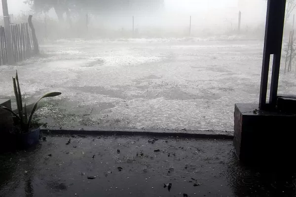 Las fotos más impactantes del granizo en el este tucumano