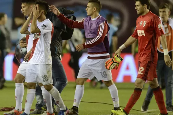 El árbitro Roldán apeló al VAR para sancionar el penal a favor de Lanús
