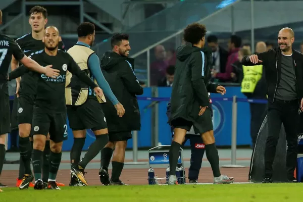 Con goles de Otamendi y Agüero, ganó el City y avanza en la Liga de Campeones