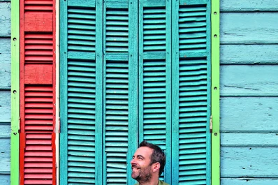 Kevin Johansen, el trovador de las canciones irresistibles