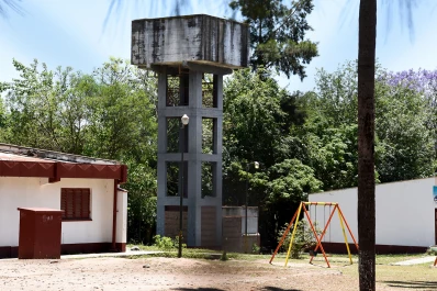 Video: esto fue lo que encontraron en el tanque de agua de la escuela donde se intoxicaron 43 chicos