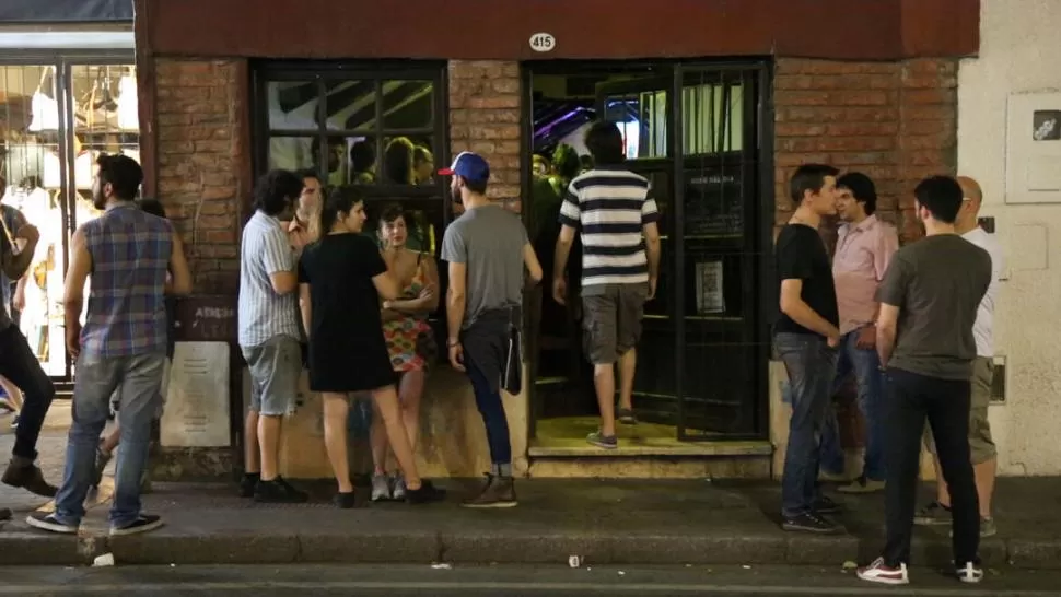 PLENO CENTRO. En palabras de su dueño, Bigote’s “es un bar de barrio”. la gaceta tv