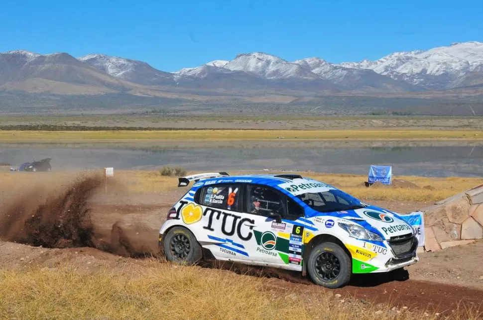 EN LA BATALLA. Padilla no podrá cometer errores con el Peugeot 208 que prepara el equipo Baratec si quiere ser campeón. fotos de marcelino mercado