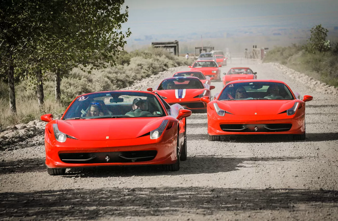 UN LUJO. La caravana de Ferraris pasará por Tucumán. (FOTO DE RACING5)